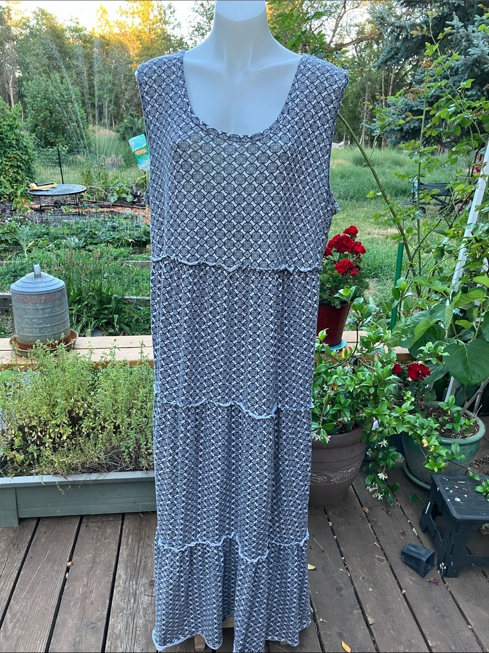 Indigo long sleeveless tiered dress 3X Grey and White